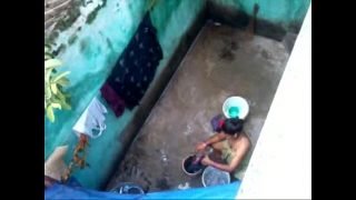 desi odia married girl washing utensil showing nice boobs