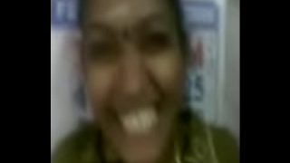 Tamil aunty giving blowjob for her guy Kanchi MMS